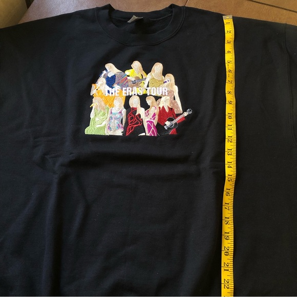 NEW Taylor Swift The Eras Tour Embroidered Sweatshirt XL - Picture 6 of 9